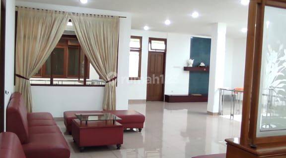 Rumah + Office 2,5 Lantai Bagus Ukuran 13x24m Hadap Utara Bagus 1