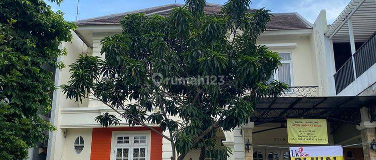 Rumah Mewah Semi Furnished di Legenda Wisata 1