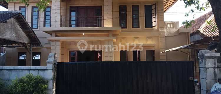 Disewakan Rumah Cocok untuk Kantor atau Mess Karyawan 1