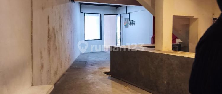 For Sale/For Rent Former Coffee Shop Commercial Building in a Strategic Area in the Center of Cirebon City 1