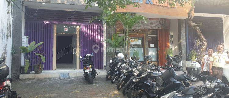 Shophouse for rent on Jalan Diponegoro 3 floors 1