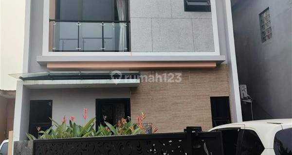 Rumah Bagus 2 Lantai di Cluster Cipaganti Ciwastra Margahayu Raya 1