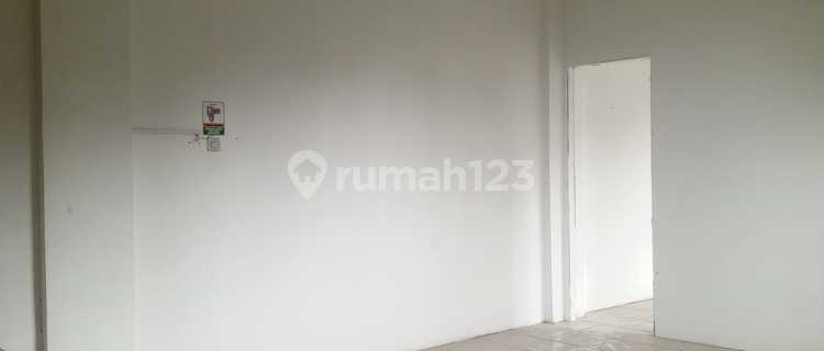 (01&88) For Sale/Rent 3-Story Shop House Main Road Lembang 1