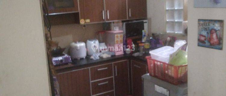 Dijual Rumah  Bangunan 1setengah Lantai 1