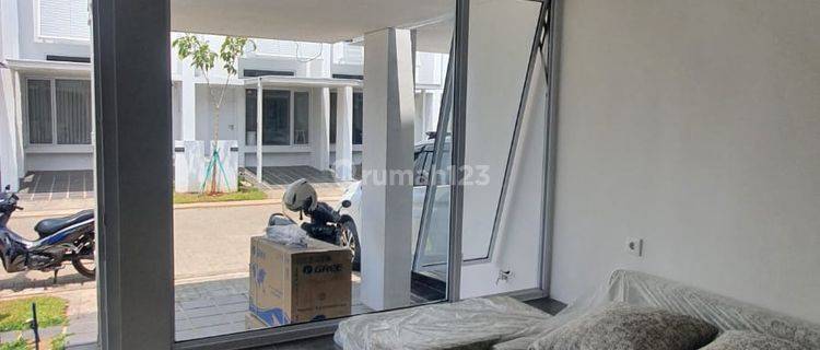DISEWAKAN RUMAH BAGUS MODERN FULL FURNISHED DI TABEBUYA BSD 1