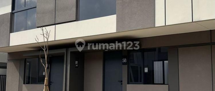 FOR SALE BEAUTIFUL MODERN 2-STORY HOUSE IN STRATEGIC LOCATION AT SERPONG PARK 1