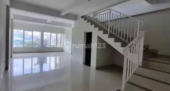 Shop House On Main Road For Rent, Dewi Sri Area 1