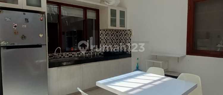 Rumah 2 Kamar Furnished Eksklusif Disewakan Di Kawasan Elite Mumbul 1