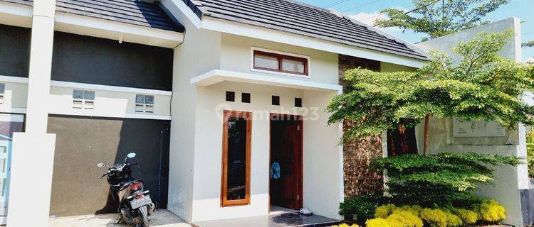 Rumah Cantik Baru Ready Nyaman Cluster Perumahan Utara Solo  1