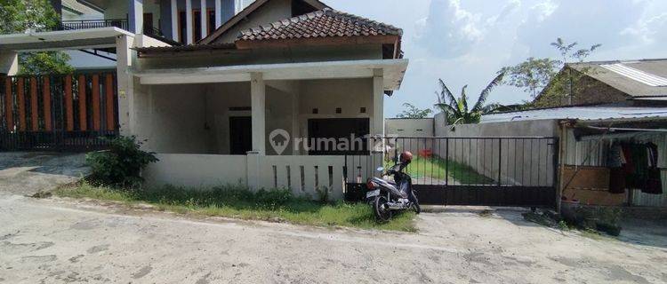 Rumah Second Siap Huni Letak Strategis Dan Nyaman 1