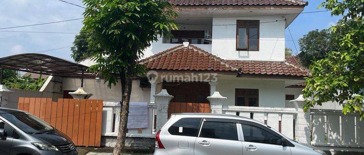 Rumah Tengah Kota Luas 2 Lantai Bisa Buat Hunian & Kantor  1