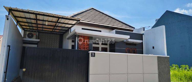 Rumah Cantik Siap Pakai Semi Furnish Dekat Tol 1