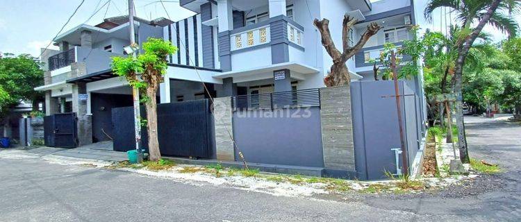 Rumah Luas Bagus Nyaman 2 Lantai Siap Huni  1