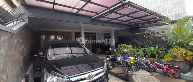 Rumah Bagus Luas Siap Huni Tengah Kota Solo 1