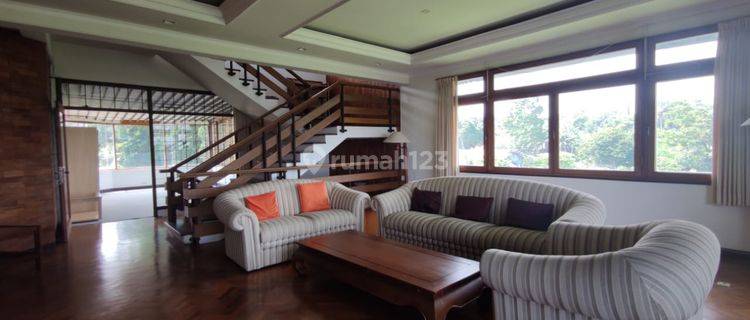 Full Furnished Bagus Sekali Terawat 2 Lantai Tengah Kota Fasilitas Lengkap Dan Terawat Good Condition 1