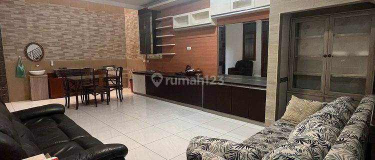 Rumah 2 Lantai Semi Furnished Lokasi Strategis Di Turangga Bandung 1