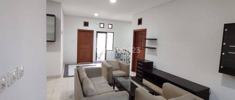 Rumah Minimalis 2 Lantai full Furnished Sangat Bagus Siap huni 1