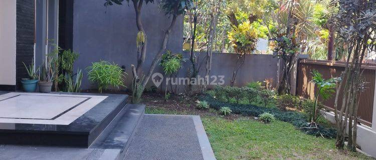 Rumah Besar Minimalis 2 Lantai Bagus Siap Huni 1