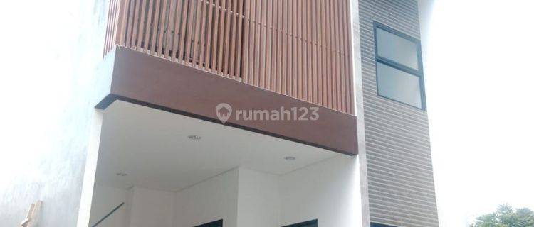 Rumah Dijual di Utan Kayu Utara Jakarta Timur 2 Km Pasar Pramuka 1