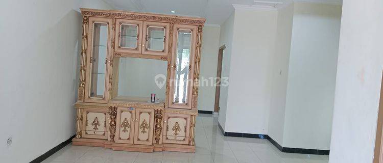 Di Sewa Rumah Di Taman Palem Cengkareng Semi Furnished 1