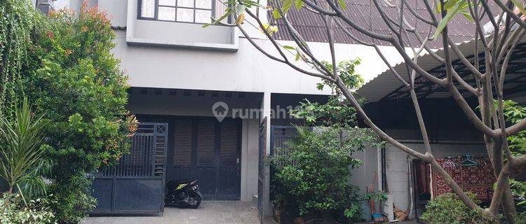 Rumah Rapih Full Furnish Di Taman Royal Tanggerang 1