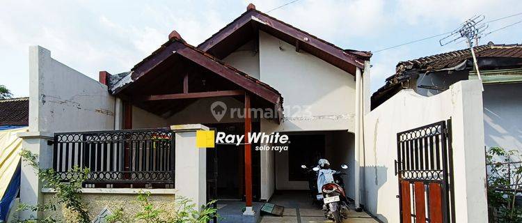 Dijual Rumah di Kadipiro, Surakarta 1