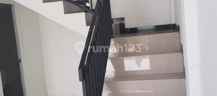 3-story shop house in Sukamekar, South Tambun, Bekasi Regency. 1