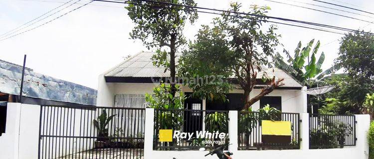 Dijual Rumah Bagus di Kadipiro, Banjarsari , Surakarta 1