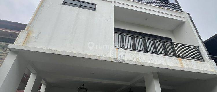 Dijual Cepat Rumah Artis (adly Fairuz) Townhouse Jagakarsa 1