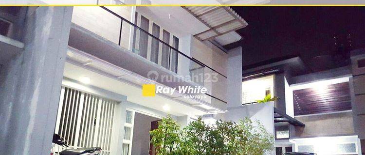 Rumah Bagus 2 Lantai Full Furnished Lokasi Dekat Solo Paragon 1