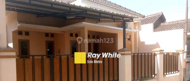 Dijual Rumah Siap Huni Lokasi Pajang Laweyan Surakarta 1