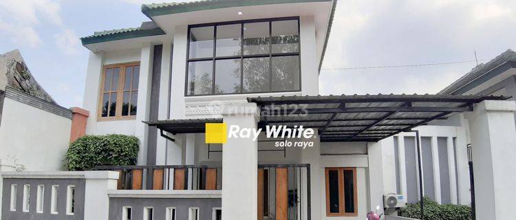 Dijual Rumah 2 Lantai Siap Huni Lokasi Gondangrejo Karanganyar 1