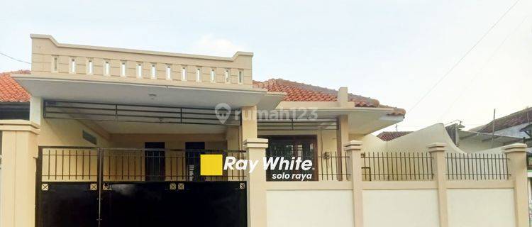 Rumah Bagus Harga Murah Siap Huni Lokasi Banjarsari Solo  1