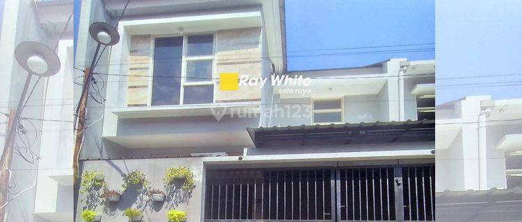 Rumah Bagus 2 Lantai Siap Huni Lokasi Serengan Tengah Kota Solo 1