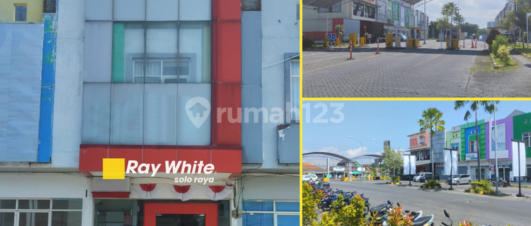 Ready-to-Use 2-Story Shop House in Suncity Madiun Business Area. 1