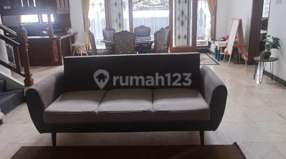 Rumah Bagus Luas 2 Lantai Nyaman Strategis Siap Huni di Tubagus Ismail Bandung 1