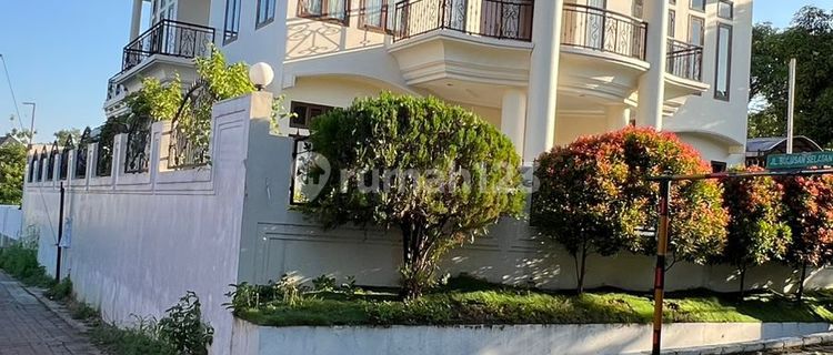 Dijual Rumah Mewah 2 Lantai Di Area Undip Tembalang. Kamar Tidur 6 & Kamar Mandi 7 1