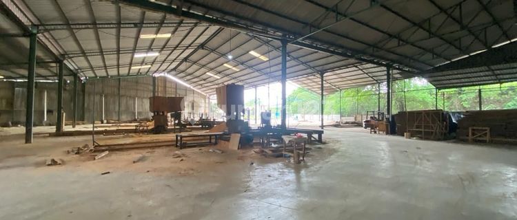 Gudang bekas pabrik di LIK  1