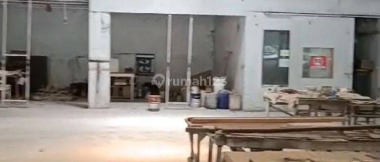 Gudang Salatiga Dijual. Gudang Besar 9000m² . Luas Tanah 13.000 M² (1,3 Ha) Akses Tronton , Tempat Komersiil 1