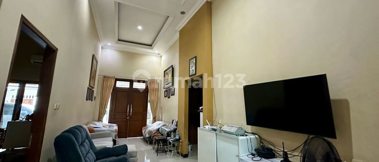 For Sale Nice House, Ready to Occupant Wide Street 1