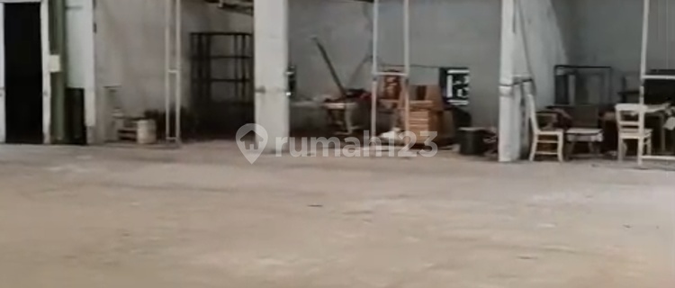 Sewakan Gudang Di Salatiga, Besar Luas Bagus Siap Pakai Unfurnished Di Salatiga, Akses Tronton , Container , Wingsbox. Jalan Lebar . Gudang Siap Pakai 1