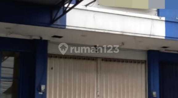3-Storey Shop House for Rent on Jl. Majapahit Semarang. Strategic & Commercial Location. Spacious Parking. 1