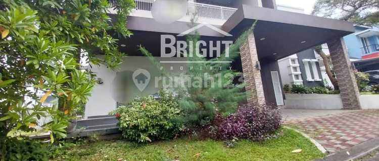 Corner Position Large House in The Green BSD 1