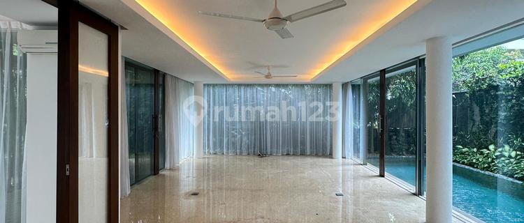 For Rent Senopati Modern Townhouse UNFURNISHED 2 Floors - Strategic Location 1