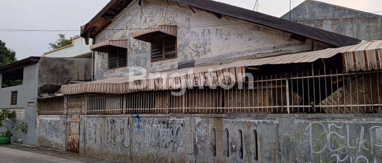 RUMAH LAMA HITUNG TANAH KAVLING POLRI JELAMBAR GROGOL PETAMBURAN JAKARTA BARAT 1