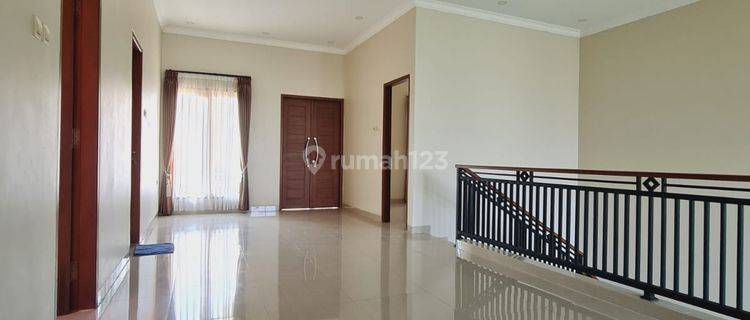 Rumah 2 Lantai Bagus Furnished SHM di Tuparev, Cirebon 1