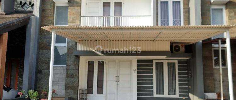 RUMAH Bagus di sanur menghadap Selatan SHM 2 Lantai fully furnished 1