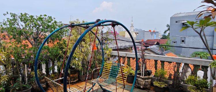 Rumah hitung tanah bonus bangunan lokasi kebon jeruk 1
