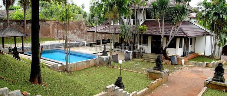 DIJUAL DAN DISEWAKAN RUMAH ALA VILLA DI JAKARTA SELATAN 1