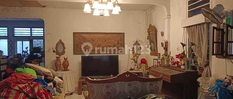 Affordable freehold house in Kebayoran Lama near Gandaria City Mall 1